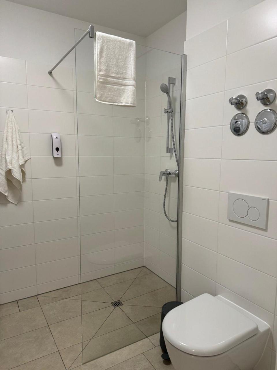 Reload By Bestchoice - Parking - Self Check-In Graz Quarto foto